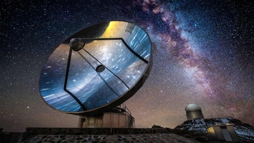 20220507@仰望夜空 拉西拉ESO天文台上的天文望远镜设备，智利