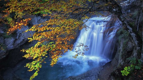 20221014@通往伊比利亚的门户 奥尔德萨和佩尔迪多山国家公园里的瀑布，西班牙比利牛斯山脉