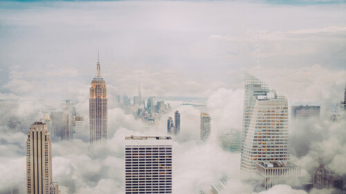 20230327@云雾缭绕的纽约市 云层中的纽约市天际线 UHD